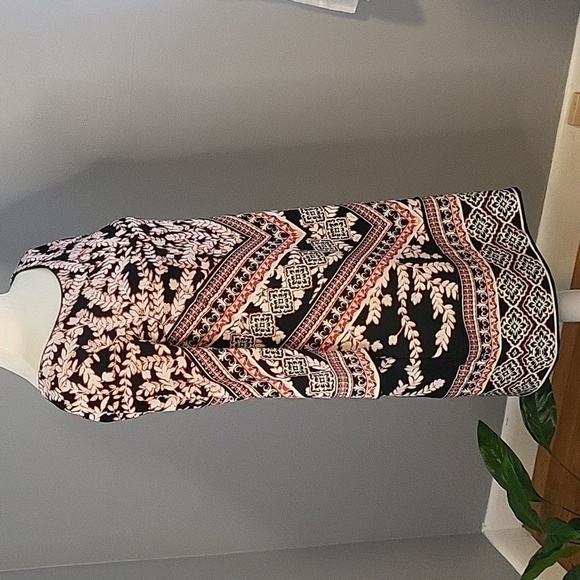 White House Black Market Black and Pink Print Stretchy V-Back Dress - Size S - Picture 2 of 11